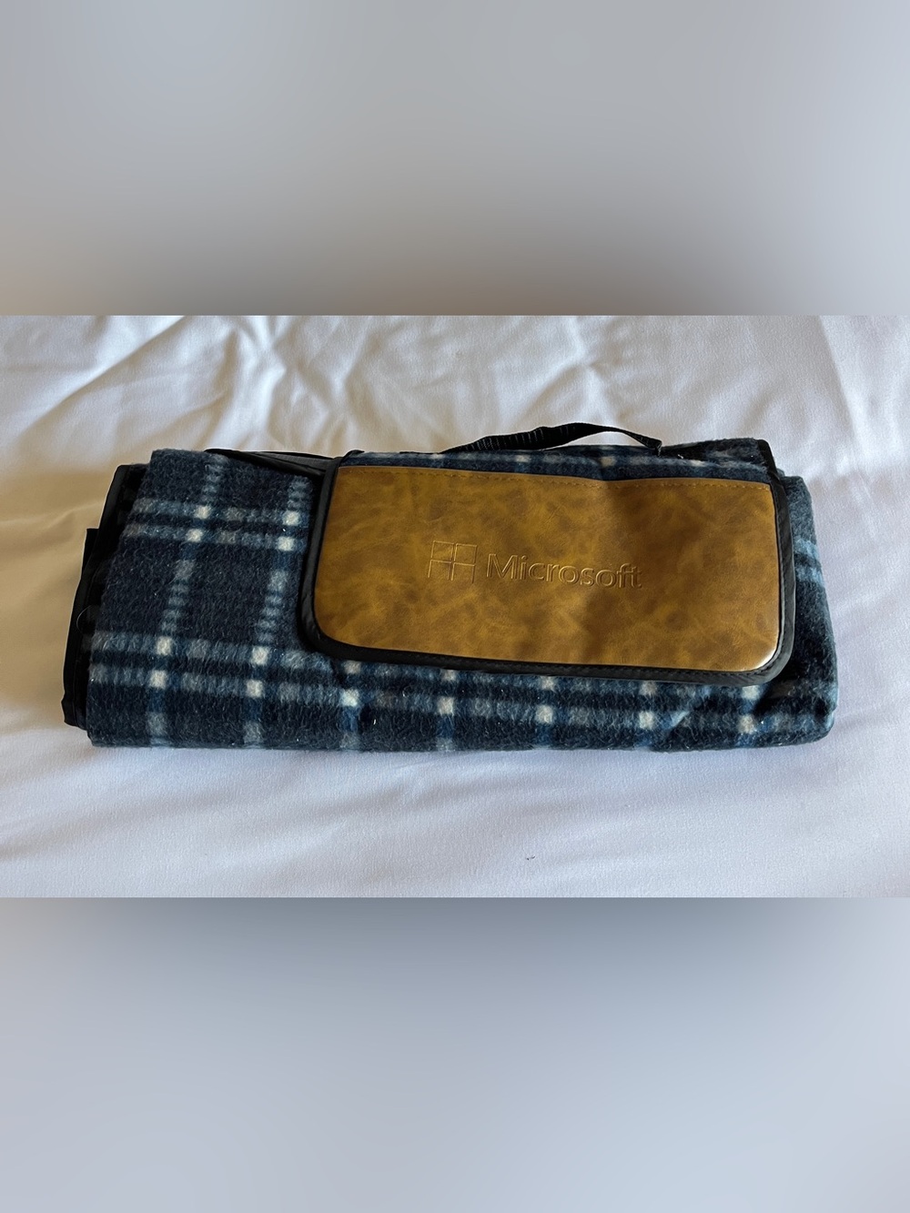 Microsoft Leed's Blue Plaid PEVA Backed Folding Waterproof Picnic Blanket